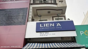 Bán nhà mặt tiền 379 Ngô Gia Tự, P.3, trung tâm Q.10, 4x18m, 3 lầu, ST