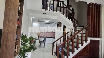 Bán nhà Phú Diễn, 54m, hơn 9 tỷ, ôtô đỗ cổng, dân xây, gần phố