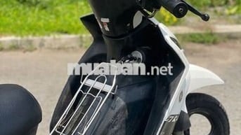 Xe máy Yamaha Sirius FI 2017 trắng đen