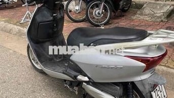 thanh lý xe lead fi 2010 máy zin êm xe sạch sẽ.