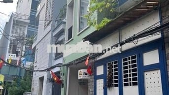 Nhà mới xây trung tâm quận 10.Diện tích 66 m2, 4 tầng, 6 phòng ngủ.