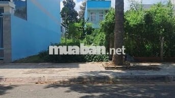 Cần bán lô đất ngay Quảng Trường giá 625 triệu/ 105m2 thổ cư, lộ oto