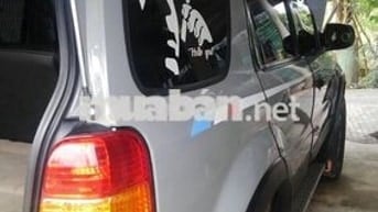 Ford Escape 2003 2.0L 4x4 MT - 200000 km