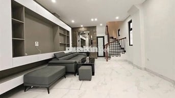 Em đang cần bán gấp nhà Lê Lợi,HĐ,mới xây,45m,5t có thang máy,nhỉnh 9t