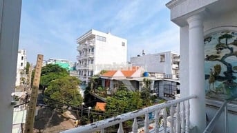 CHO THUÊ PHÒNG BANCOL NGAY CÔNG VIÊN LÀNG HOA