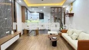 TRUNG TÂM CẦU GIẤY - NHÀ ĐẸP CHỦ XÂY TÂM HUYẾT - 5 TẦNG ĐỦ CÔNG NĂNG