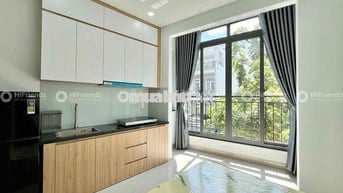 CĂN HỘ MỚI XÂY BAN CÔNG CÓ THANG MÁY NGAY GẦN SÂN BAY CỰC ĐẸP