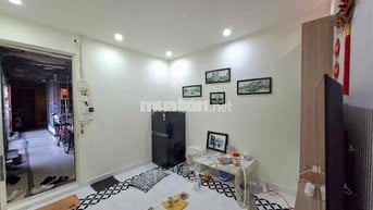 Bán nhà tập thể phố Bạch Mai nhà đẹp 2 thoáng ô tô đỗ cổng 50m2 tầng 3