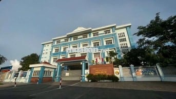 BÁN NHÀ 2 MẶT HẺM GẦN CHỢ ĐẦU MỐI DT 100m2 giá 4t350