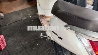 Xe máy SYM Attila màu trắng, số tự động