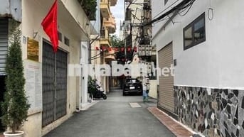 Bán Nhà Phân Lô Hoàng Hoa Thám- 45m - 5 Phòng Ngủ - Full Nội Thất