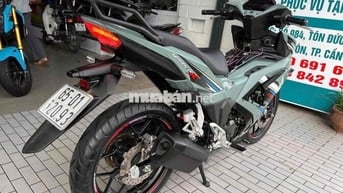 Winner V3 2022 xám xi măng như mới.