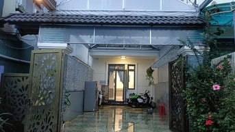 -Cho thuê ngắn hoặc lâu dài nhà Mặt Tiền,mới đẹp nội thất đúng như hìn
