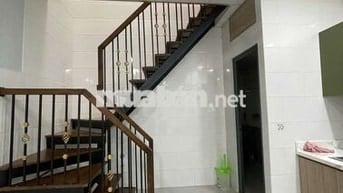 nhà NC 2PN Bến Vân Đồn gần Khánh Hội cầu Camettle đh Ng Tất Thành