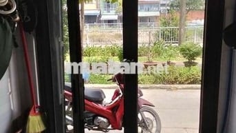 Chính chủ cần bán nhà. Môi giới hh 2%.