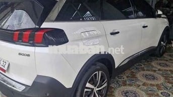 Ô tô Peugeot 5008 SX 2019 7 chỗ màu trắng