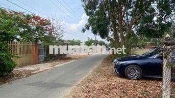 9M chiều ngang, đường nhựa hơn 5m. Mua kinh doanh rất tiện