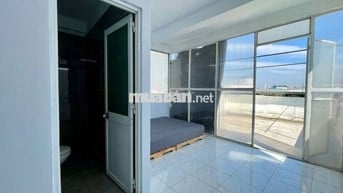 Phòng thoáng - Sân thượng riêng - gần vòng xoay Lê Đại Hành sang Q10