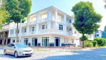 Nhà phố hoàn thiện liền kề khu công nghiệp thổ cư hoàn công