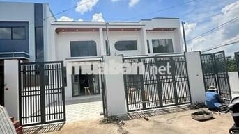 chủ ngộp cần bán nhà gác lững ngay gần chợ Thạnh phú