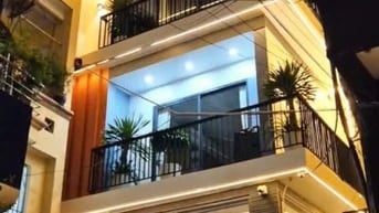 Bán tòa nhà CHDV đường Tôn Thất Tùng. KC: 5 tầng, 13 phòng kinh doanh