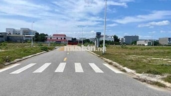 Bán gấp lô đất KDC chợ Đức Hoà, sổ riêng, tiện ích đầy đủ