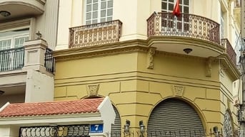 Cho thuê ( tấng 1,2,3 ) tòa nhà MT số 7 Phan bội châu P 2-BT 55 triệu.