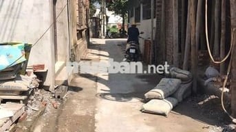 Bán gấp đất Ngọc Hồi ô tô đỗ cổng ,diện tích rộng hiếm giá 4,2 tỷ