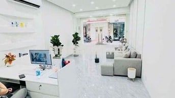 CHO THUÊ GẤP NHÀ MẶT TIỀN 26B HOA LAN -  6 PHÒNG 6WC - KD SPA,NAIL..