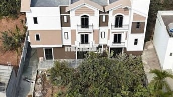 Nhà 4T*43m2 lô góc-ngõ thông ô tô đỗ cửa-Sát ĐL Thăng Long-Giá 4,35 tỷ