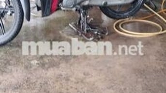 Xe máy Honda Wave Blade màu đỏ đen đã sử dụng