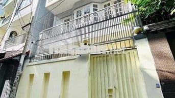 Bán nhà 3 tầng mới, rộng rãi, gần khu ẩm thực Phan Xích Long.