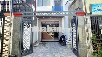 bán nhà 1 lầu 1 trệt. sân xe hơi 7 chổ. p dĩ an