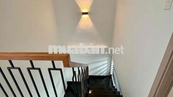 Cho thuê nhà mới xây 2PN + 2WC đường Lê Văn Sỹ, Q3, dtsd 83m2