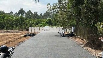 Đất đẹp giá rẽ vị trí tốt.2 mặt tiền rộng 7m. Xe ô tô ra vào thoải mái
