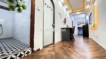 Căn hộ 2 Phòng ngủ sạch sẽ,sang trọng -bancol thoáng-cộng hoà,tân binh