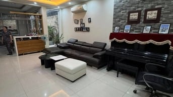 Nhà Nguyễn Ngọc Vũ, 133m x3T-MT 7M-Kinh Doanh-Ở-Ngõ Thông-Ô Tô Tránh