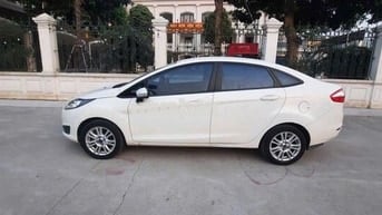 Ford Fiesta 2015 số tự động màu trắng
