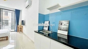 Căn hộ full nội thất ban công lớn máy giặt riêng ngay ngã tư hàng xanh