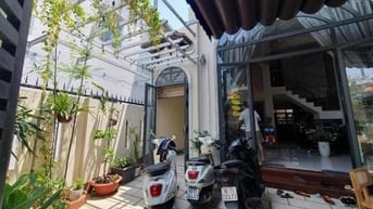 QUẬN 2, NHÀ BIỆT THỰ 2 TẦNG, NGANG KHỦNG 7x17m, GIÁ 8.x TỶ