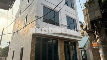 Nhà 4T*37m2 mặt ngõ rộng, thoáng, ô tô đỗ cửa. Sát quốc lộ 6. Giá 4 tỷ