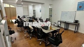 Cho thuê căn nhà mặt phố Hoàng Sâm, Cầu Giấy. DT 47m2 , MT 5m, 9