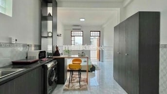 Cho Thuê Căn Hộ Ban Công Tách Bếp Full NT Đường Vĩnh Hội Quận 4