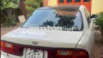 Mazda 323 2000 GLX 1.6MT - 10000 km