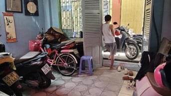 Chỉ 6,2đ Quận 5, 68m2 đủ trên sổ, hẻm 3 gác cách MT 30m, tiện xây mới.