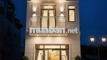 Nhà 1 trệt 1 lầu, 5 x 21m, sổ riêng, trục Hùng Vương, Tp Bến Cát