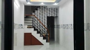 Cho thuê nhà nguyên căn MT chợ Nhật Tảo, P4, Q10. DT 3x11m, 2 lầu, 5P
