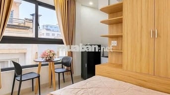 STUDIO CỬA SỔ TRỜI, FULL NỘI THẤT, MẶT TIỀN ĐƯỜNG NGAY SÁT QUẬN 1