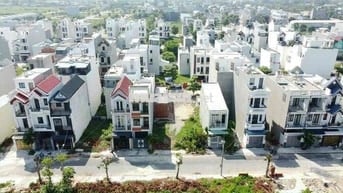 Chính Chủ cần bán lô đất trục chính ngay Cổng Chính - Gần Hồ - Chợ -TT