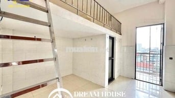 DUPLEX BAN CÔNG,CỬA SỔ,GÁC CAO RỘNG,GẦN SÂN BAY , F15 TÂN BÌNH